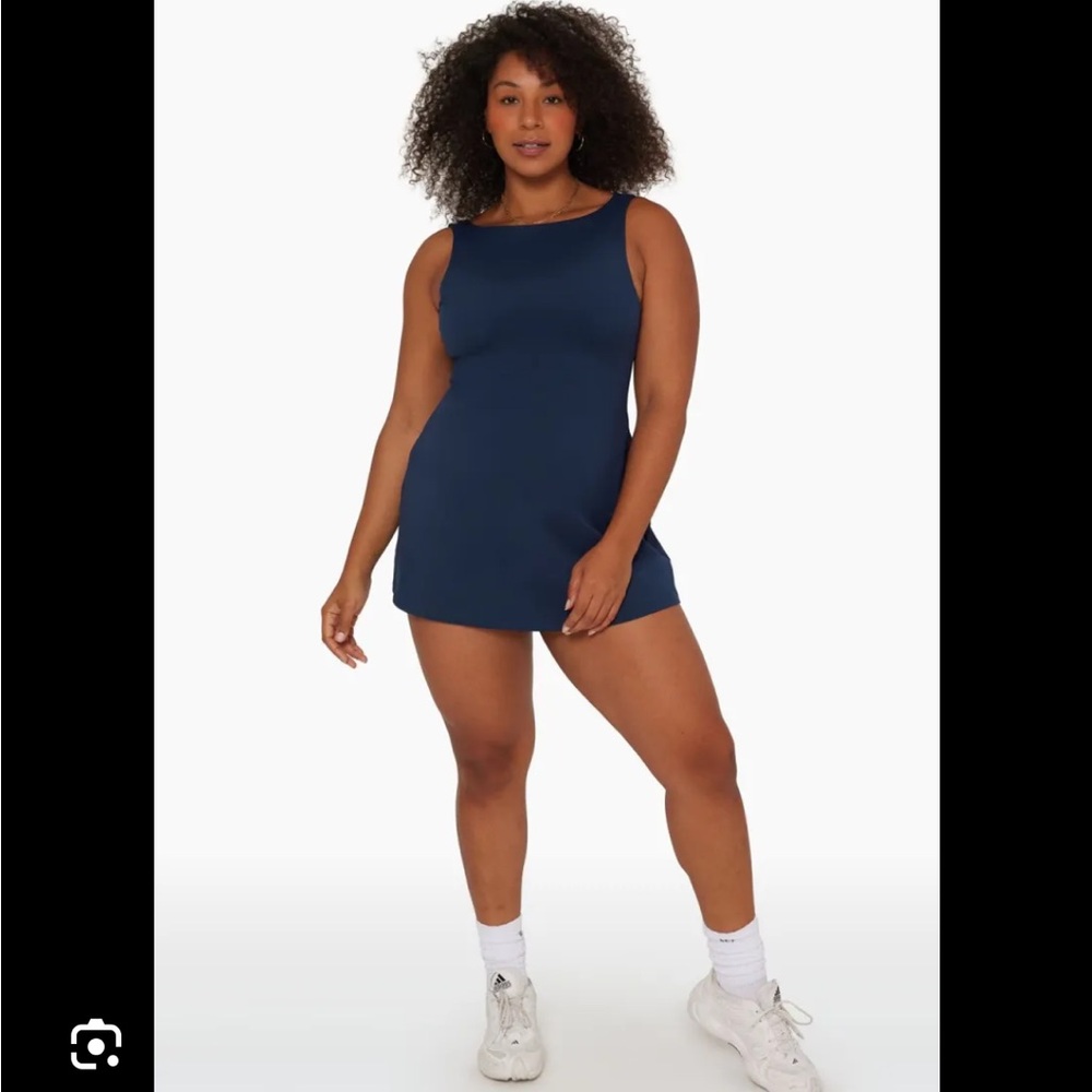 Set Active Sportbody Low Back Dress - Empire Navy Size Medium Setactive